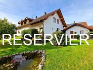 Idyllisches Zweifamilienhaus in sehr schöner Lage mit großem Garten - Neukirchen (Bayern)