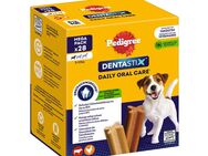 Pedigree Dentastix Hund: Zahnpflege Snacks für kleine Hunde (5-10 kg) - Multipack (28 Stück)