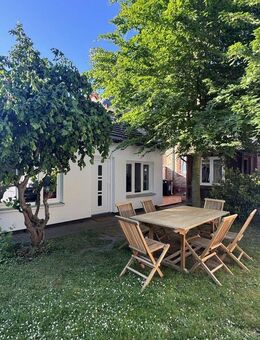 Einzigartiges, freistehendes Stadthaus mit Geschichte - stilvoll saniert, sofort bezugsbereit - Kriftel