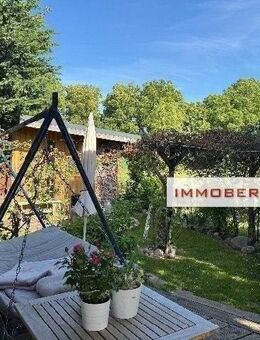 IMMOBERLIN.DE - Wunderbarer Bungalow mit großem Sonnengarten in ländlicher Wohlfühllage - Höhenland