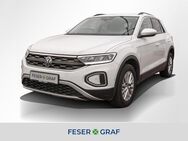 VW T-Roc, 1.0 TSI Life APP VC, Jahr 2023 - Bernburg (Saale)