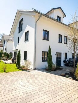 AIGNER - Zeitlos schön: Hochwertige Doppelhaushälfte mit Stil & Substanz in ruhiger Lage - München