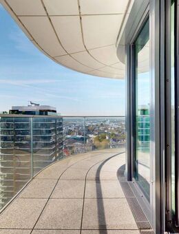 Modernes Vier-Zimmer-Apartment im 27. Stockwerk des Grand Towers - Frankfurt (Main)