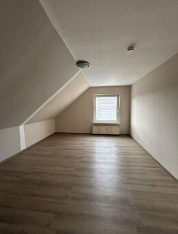 Geräumige Dachgeschosswohnung zu vermieten - Nordenham