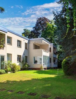 Nähe Dianasee: 3 Zimmer im Dachgeschoss + 47 m² Hobbyraum - Berlin