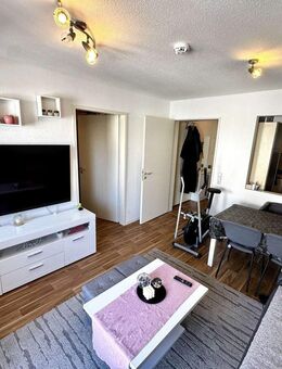 Charmante Zwei-Zimmerwohnung mit sonnigem Balkon erwartet Sie im zentralen Teltow - Teltow