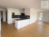 - Stilvolle 4-Zimmer-Wohnung mit Luxusausstattung und großzügigem Balkon in zentraler Lage - Brackenheim