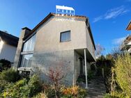 Modernisiertes Einfamilienhaus mit offener Galerie . Terrasse . Garten . Garage . Laubenheim - Mainz