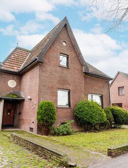 Günstiges Familienhaus mit viel Platz: Renovierungsbedürftiges Einfamilienhaus in Kleve-Kellen - Kleve (Nordrhein-Westfalen)