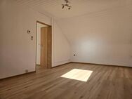 Renovierte Dachgeschosswohnung mit PKW-Stellplatz in Rheinnähe - Bad Breisig