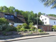 Sehr alte renovierungsbedürftige Doppelhaushälfte am Rütli - Bielefeld