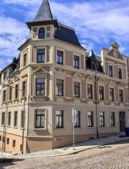 Charmante 3-Raum-Wohnung mit Balkon in Meerane bei Zwickau: Stilvolles Wohnen im gepflegtem Denkmal - Meerane