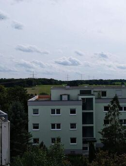 Dachgeschosswohnung mit Balkon und Einbauküche in Nattheim - Nattheim