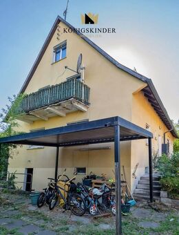 Privates Idyll auf 1.600?m² - Mehrfamilienhaus mit Garagen, Stellplätzen & viel Potenzial - Stuttgart