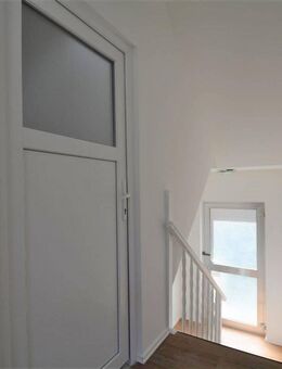 Schöne Helle 1-Zimmerwohnung (Dachgeschoss) im Zentrum von Gerolstein - Gerolstein