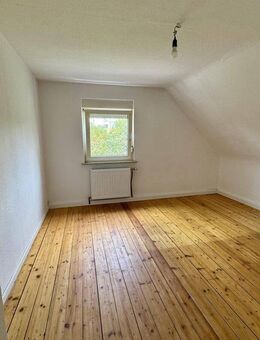 Schöne 3-Zimmer Dachgeschoss Wohnung - Kaiserslautern