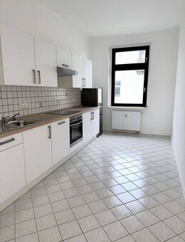 FRISCH RENOVIERT MIT EINBAUKÜCHE, WANNE UND DUSCHE - Magdeburg