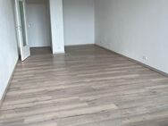 Traumhafte, große 1-Zimmer-Wohnung in der 21. Etage wartet auf neue Mieter*in - Erlangen