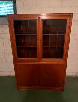 Handgefertigte, massive Vitrine aus dem Jahr 1952 - Hattingen