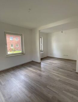 Renovierte 2-Zimmer-Wohnung mit Dusche in Wilhelmshaven Hansaviertel - Wilhelmshaven