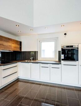 Saniert, mit Einbauküche und Kamin - Luxuswohnen in Barmen - Wuppertal