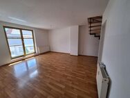 Wunderschöne 3 Zimmer Maisonettewohnung mit Balkon, EBK, Keller und Stellplatz in ruhiger Lage von Großengottern - Großengottern