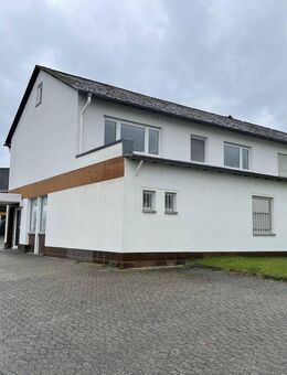 Zweifamilienhaus mit Gewerbeeinheit auf dem Mallendarer Berg - Vallendar