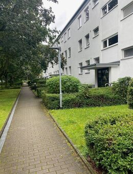Eigennutzung oder Vermietung + Freiwerdend in guter guter Lage mit Balkon + - Berlin