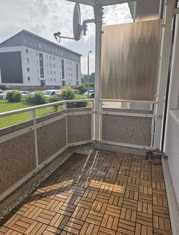 Helles und freundliches Ambiente - modernisierte 2 RW mit großem Balkon und Einbauküche - Mihla