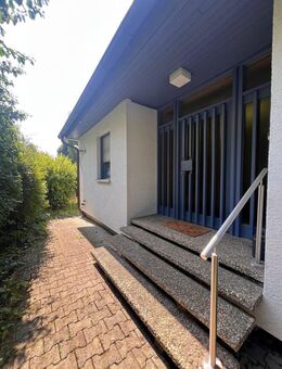Gepflegtes Einfamilienhaus mit großem Grundstück - Blaustein