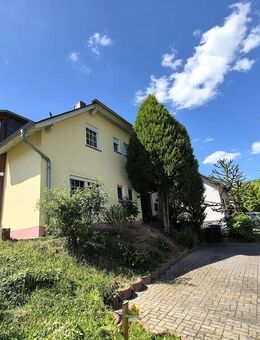Traben-Trarbach: Solides Zweifamilienhaus mit Garage in sonniger, hochwasserfreier Ortsrandlage! - Traben-Trarbach
