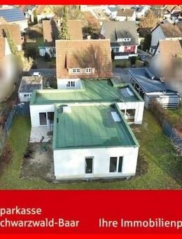 Zweifamilienhaus mit angebautem Bungalow und Garage - Villingen-Schwenningen