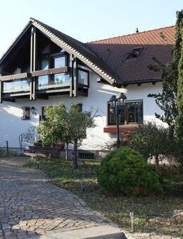 Exclusives Bungalow-Villenanwesen im Landhaus-Stil mit großer Garage in Bestwohnlage von 67105 Schifferstadt - Schifferstadt