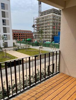 Wunderschönes * 2 Zimmer Apartment * Loggia * Einbauküche - Berlin