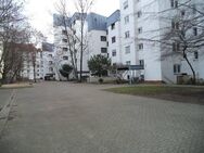 Renovierte, familienfreundliche 4-Zimmer-Wohnung mit Balkon - Nürnberg