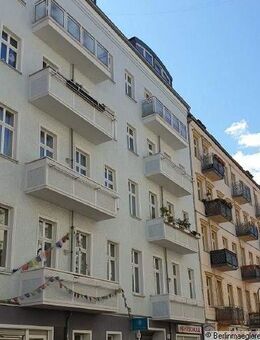 Vermietete Dachgeschosswohnung mit 4 Zimmern und Balkon als Kapitalanlage - Berlin