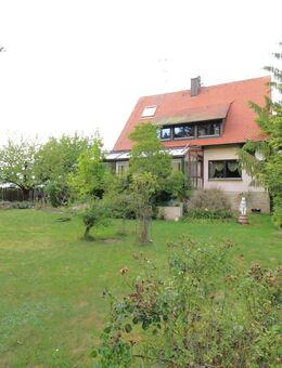Einfamilienhaus mit großem Grundstück in Nürnberg-Fischbach ! - Nürnberg