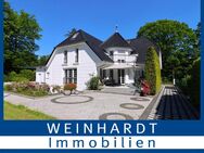 Exklusive Villa mit großem Garten in Hamburg-Poppenbüttel - Hamburg