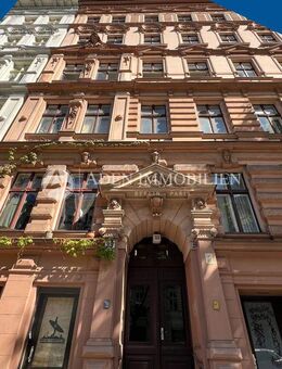 VERMIETET! PROVISIONSFREI! Historischer Altbau in Kreuzberg-letzte Einheit mit 111 m² im Verkauf - Berlin