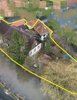 Großes Wohnhaus mit denkmalgeschütztem Nebengebäude in idyllischer Flusslage - Kronach