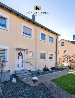 2-3-Familienhaus in einer der begehrtesten Lagen! Tadelloser Zustand, top renoviert mit Traumgarten - Großbettlingen