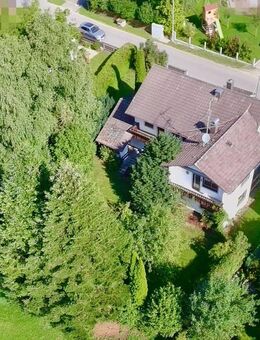 Familienidyll - Zweifamilienhaus mit Einliegerwohnung und großzügigem Garten - Jengen