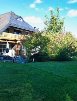 Ein Zuhause für die ganze Familie: Wunderschöne Landhausvilla in Röttgen - Bonn