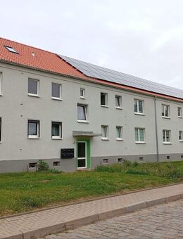 Sanierte 2-Zimmer-Wohnung mit EBK und Tageslichtbad - Barnstädt