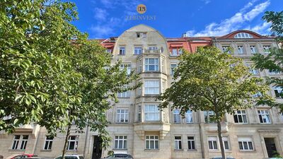 einzigartige Wohnung am Stresemannplatz mit zwei Balkonen