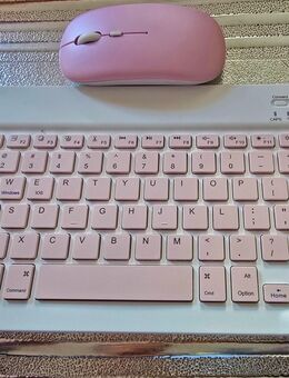 KEYBOARD MIT MOUSE ROSA - München