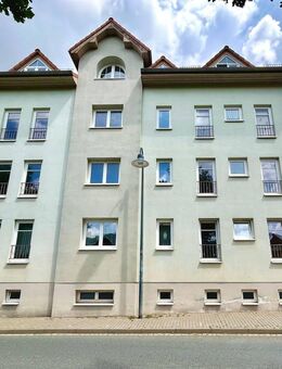 Attraktive Kapitalanlage: Vermietete 3-Raum-Dachgeschosswohnung in ruhiger Lage von Weida - Weida