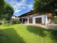 Modernisierte DHH mit EBK, Ofen, Doppelgarage, Carport und 3 Hütten - Übersee