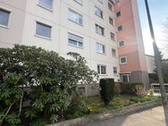 Teilsanierte 3 Zimmer Etagenwohnung in gefragter Lage mit Einbauküche, Balkon und Tiefgaragenstellplatz - Nürnberg