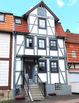 Provisionsfrei - Geräumiges und charmantes Einfamilienhaus im Ortskern von Nieste - Nieste